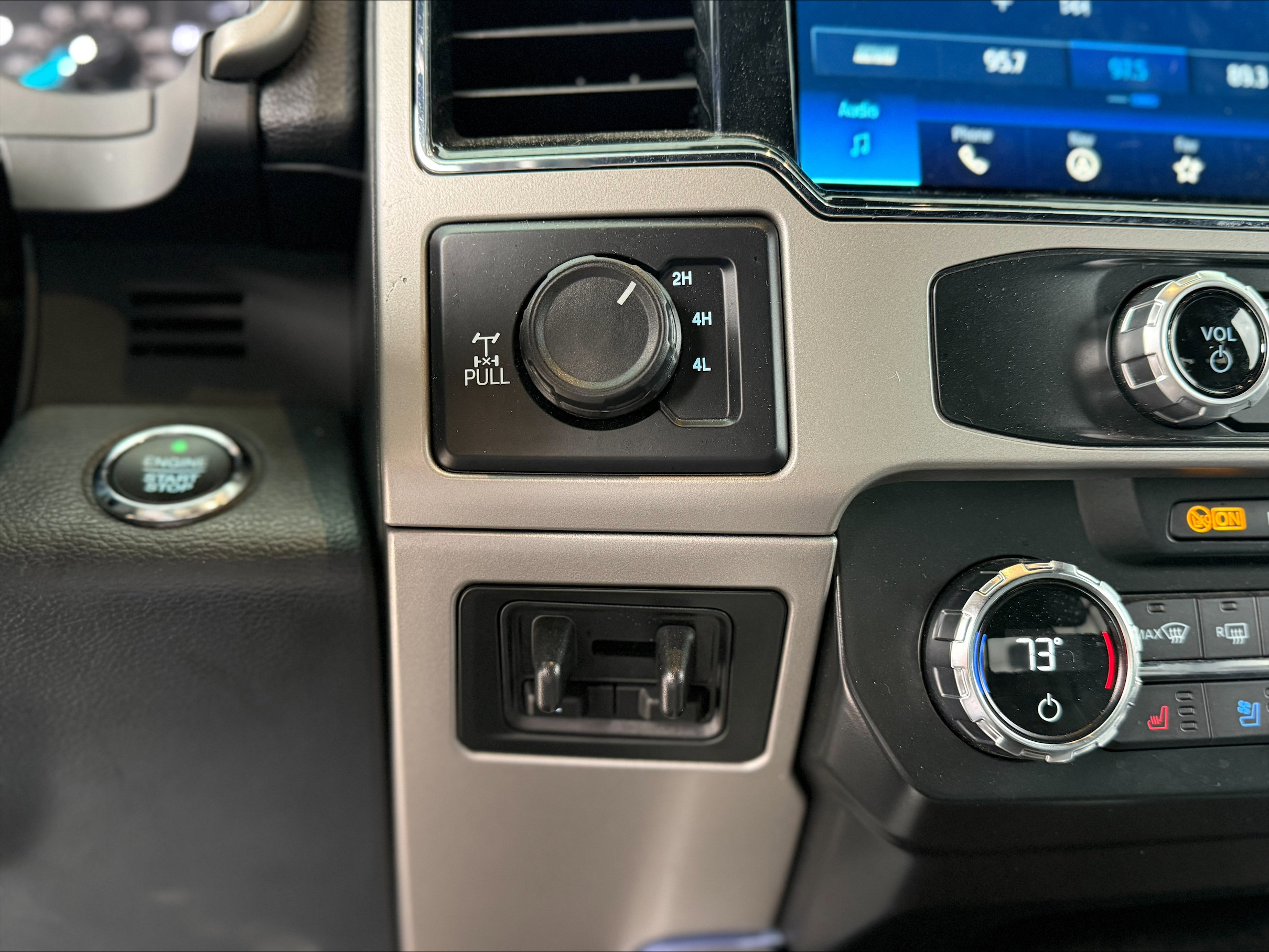 Certified 2022 Ford F250 Lariat w/ Black Appearance Package image 10