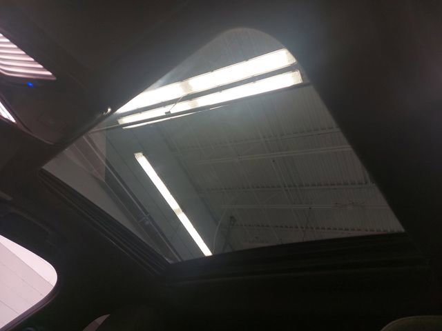 Used 2020 BMW 330i xDrive 330i xDrive w/ M Sport Package image 29