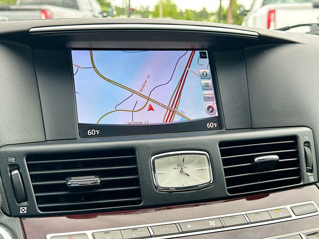 Used 2018 INFINITI Q70 Luxe w/ Proactive Package AWD/4WD image 14