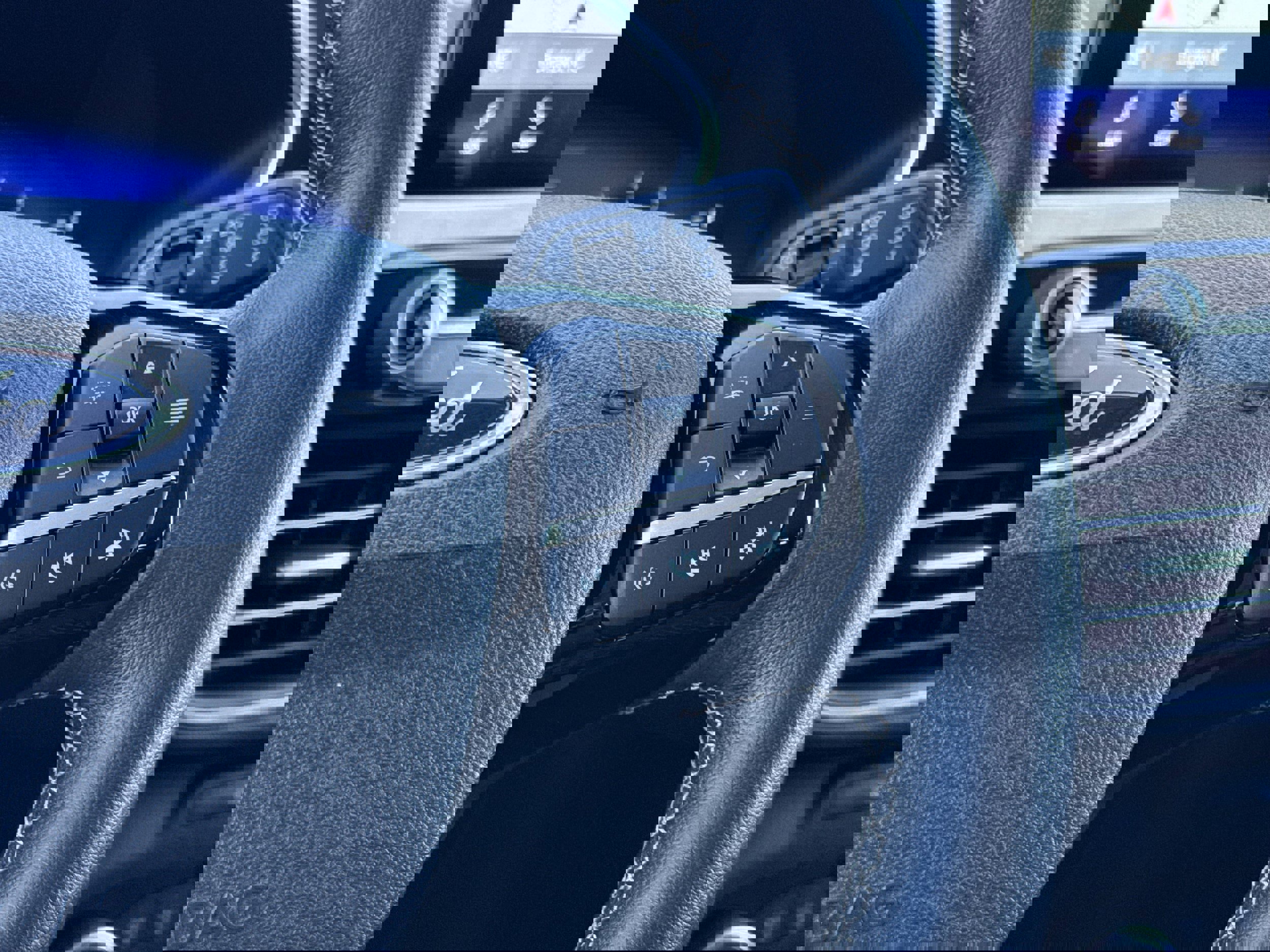 Certified 2022 Ford Escape Titanium w/ Titanium Elite Package image 17