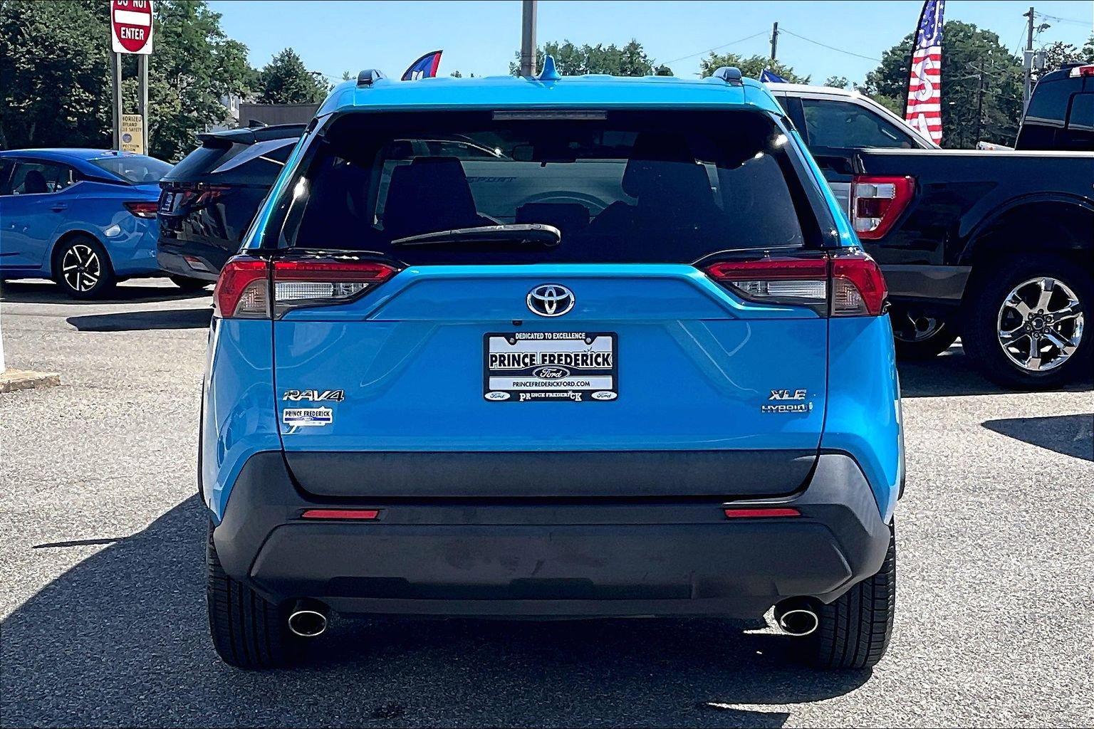 Used 2020 Toyota RAV4 XLE w/ All Weather Liner Package AWD/4WD image 4