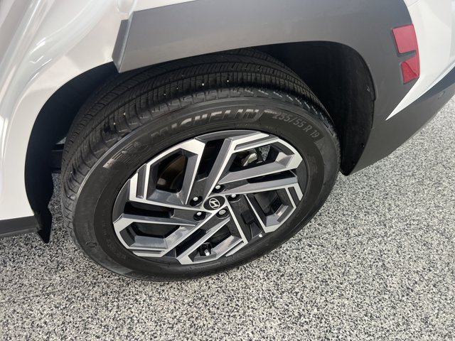 Used 2025 Hyundai Tucson Limited AWD/4WD image 13