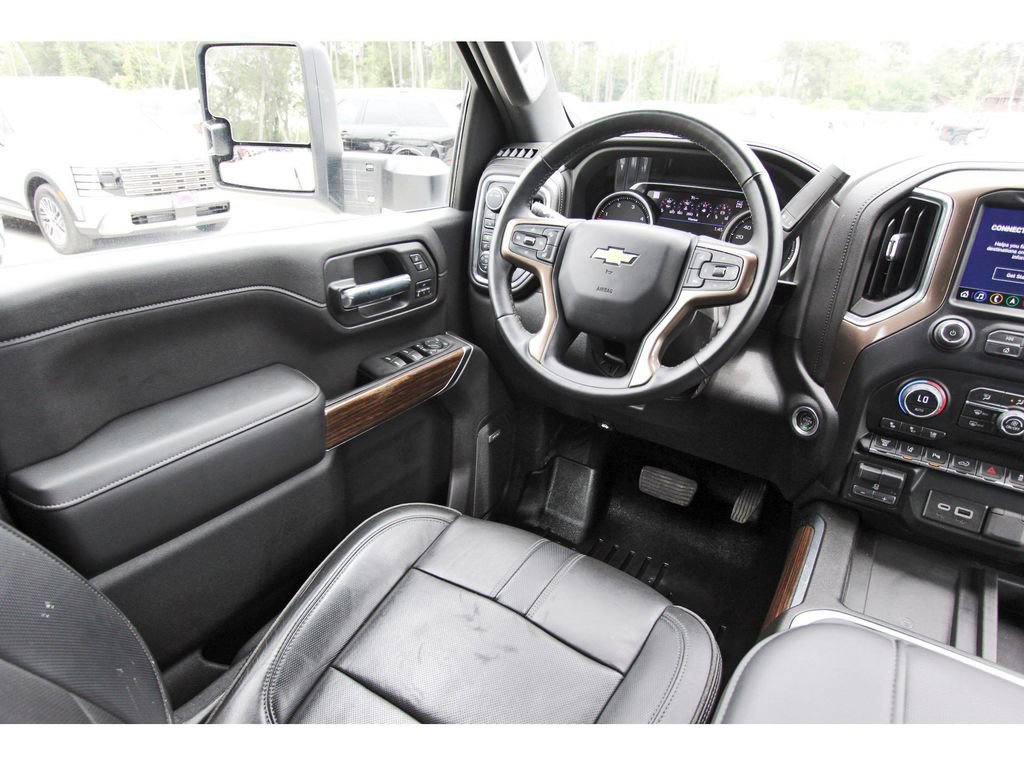 Used 2023 Chevrolet Silverado 2500 High Country w/ Technology Package AWD/4WD image 11