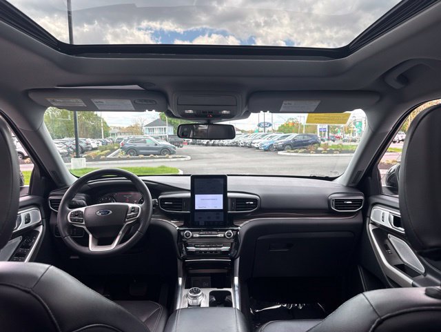 Certified 2024 Ford Explorer Limited w/ Limited Technology Package AWD/4WD image 11