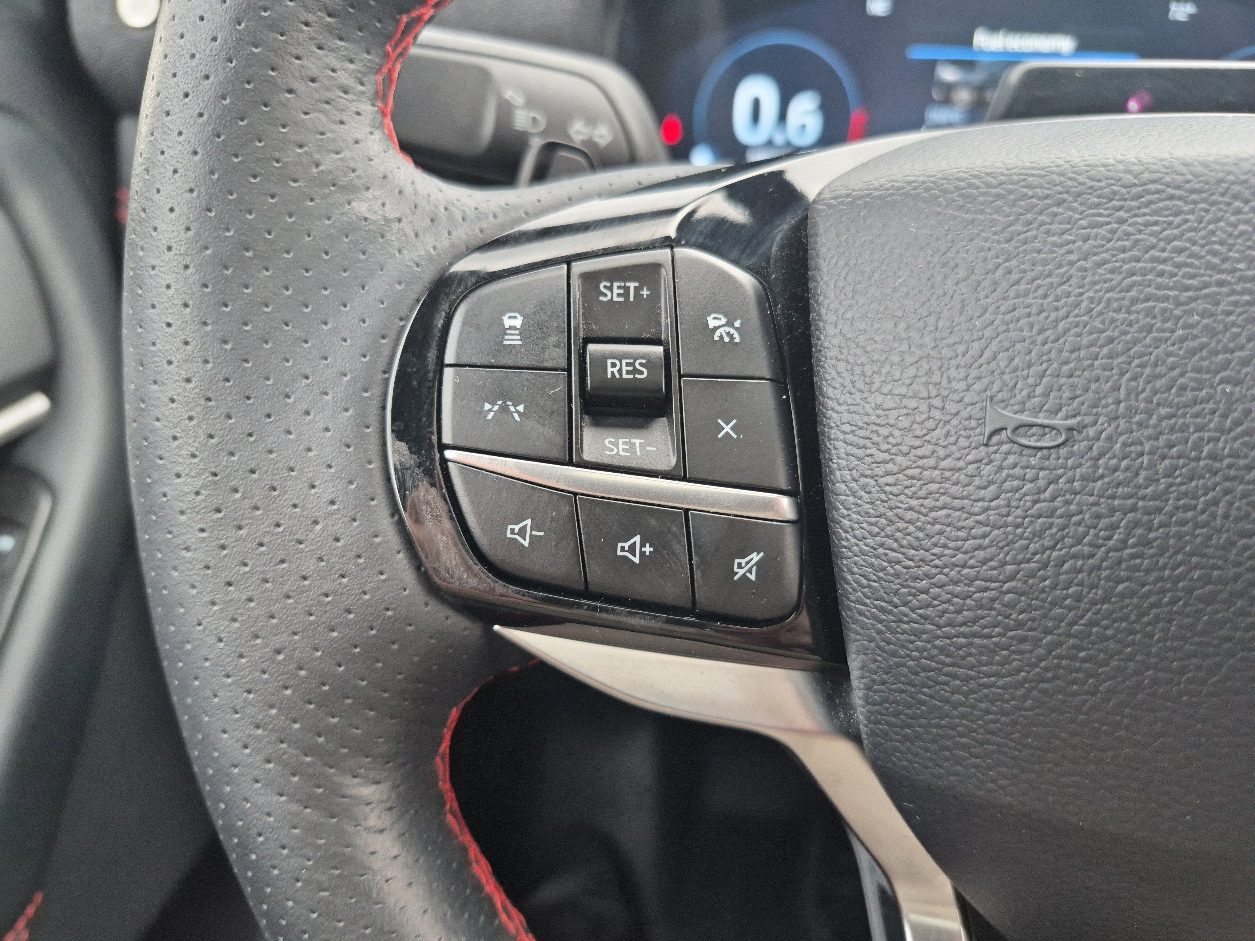 Certified 2025 Ford Explorer ST image 27