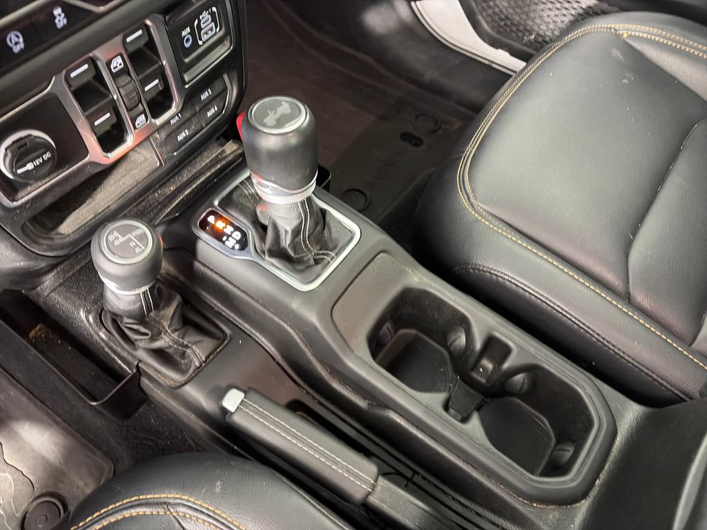 Used 2024 Jeep Wrangler Unlimited Sahara AWD/4WD image 22