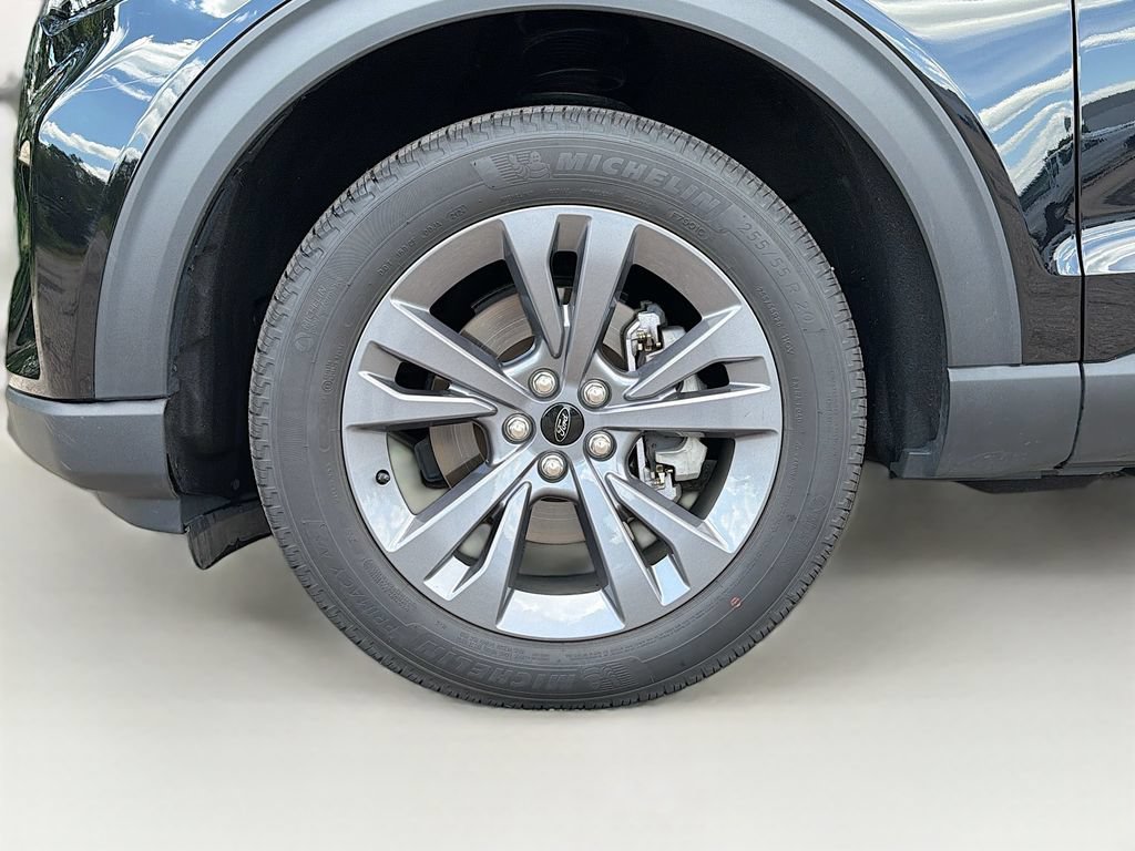 Certified 2025 Ford Explorer Active w/ Active Comfort Package AWD/4WD image 32