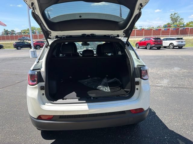 Used 2023 Jeep Compass Latitude AWD/4WD image 9