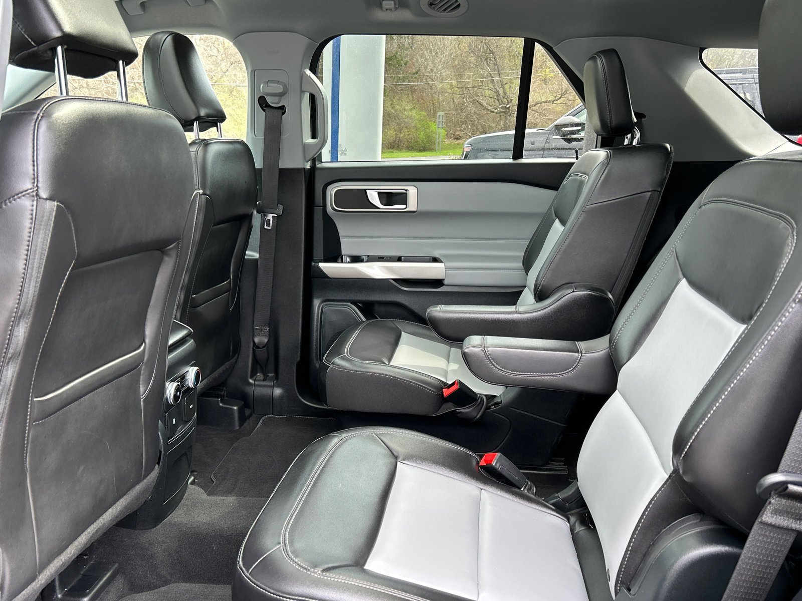 Certified 2023 Ford Explorer XLT w/ Equipment Group 202A AWD/4WD image 21