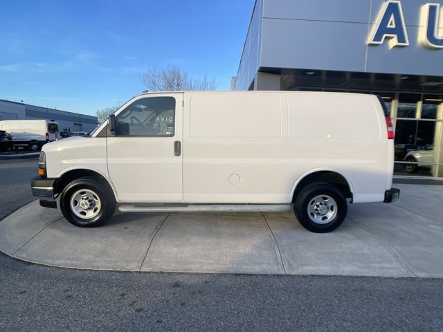 Used 2024 Chevrolet Express 2500 Work Van w/ Driver Convenience Package image 5