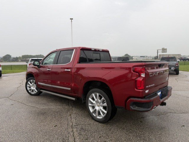 Used 2025 Chevrolet Silverado 1500 High Country AWD/4WD image 7