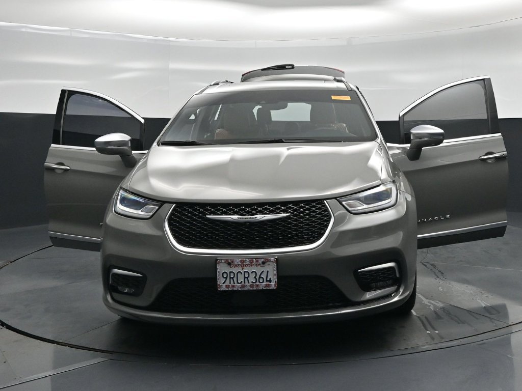 Used 2024 Chrysler Pacifica Pinnacle FWD image 23
