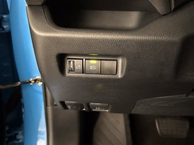 Used 2019 Toyota RAV4 LE FWD image 18