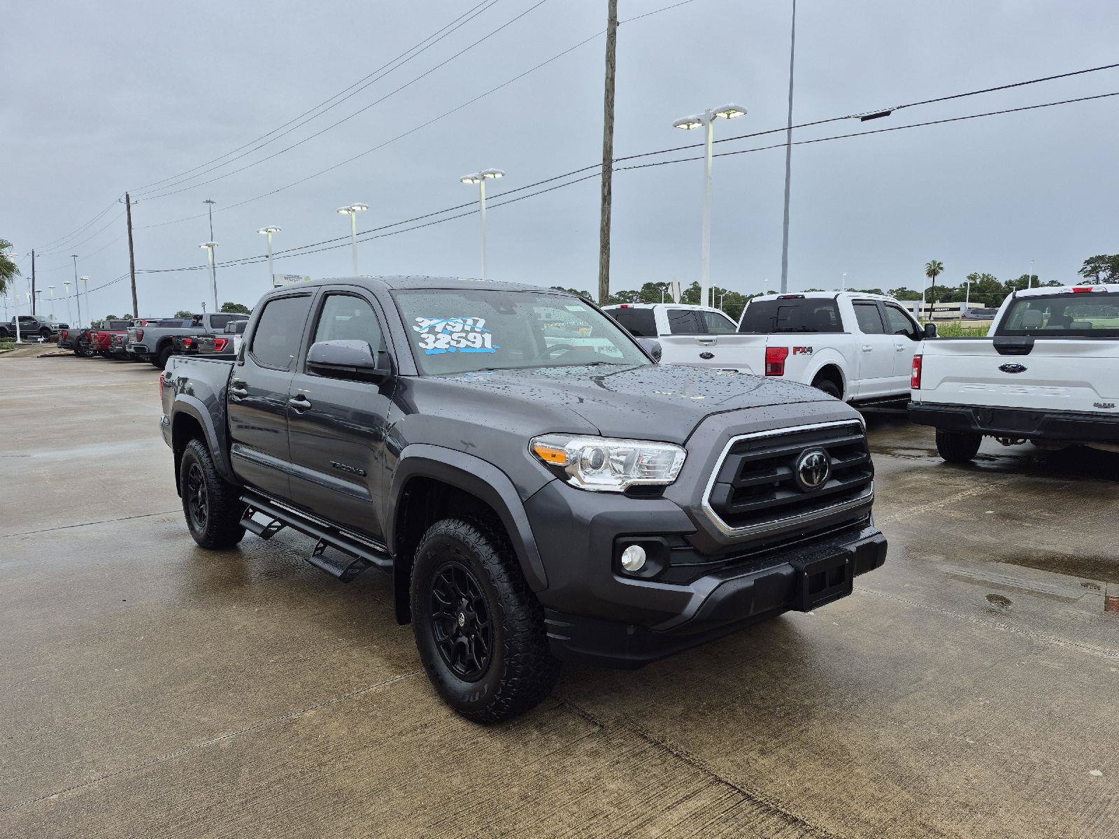 Used 2022 Toyota Tacoma SR5 RWD image 13
