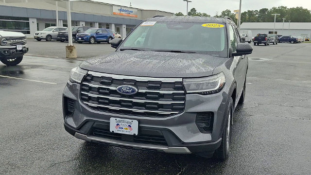 Certified 2025 Ford Explorer Active AWD/4WD image 3