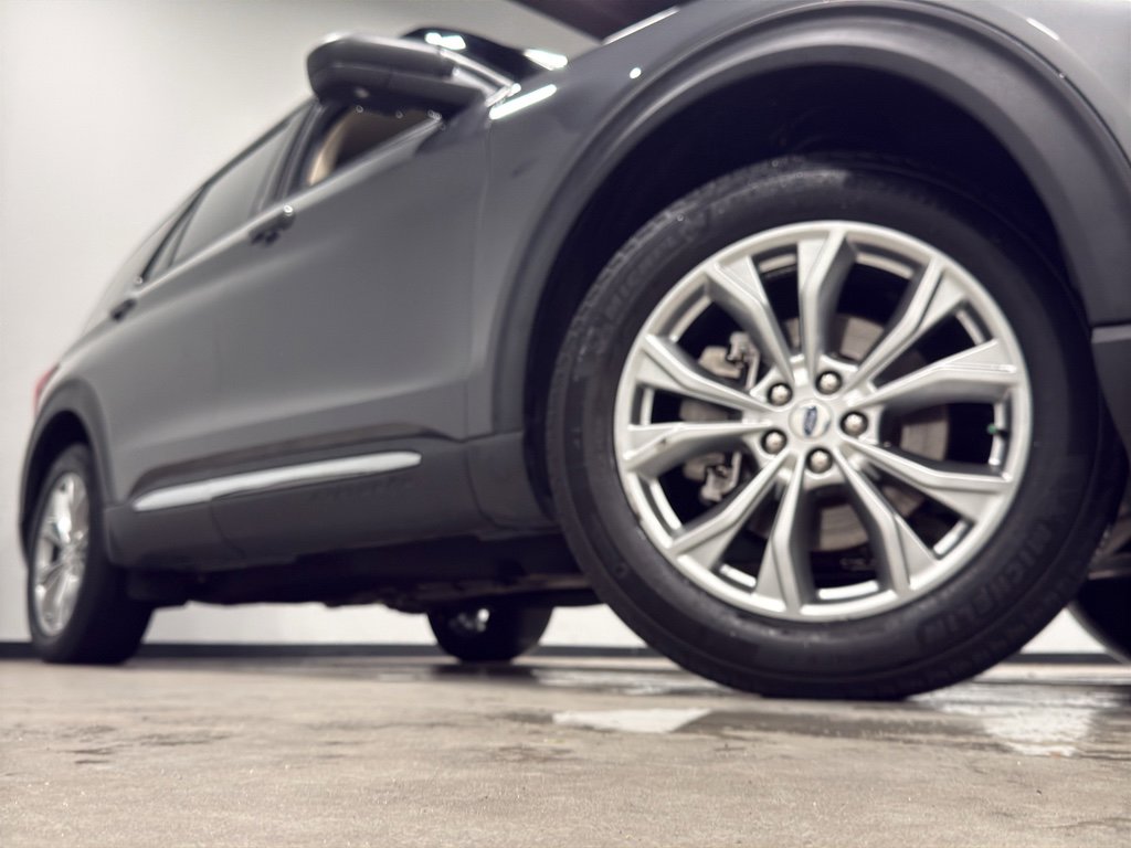 Certified 2023 Ford Explorer XLT w/ Equipment Group 202A image 2