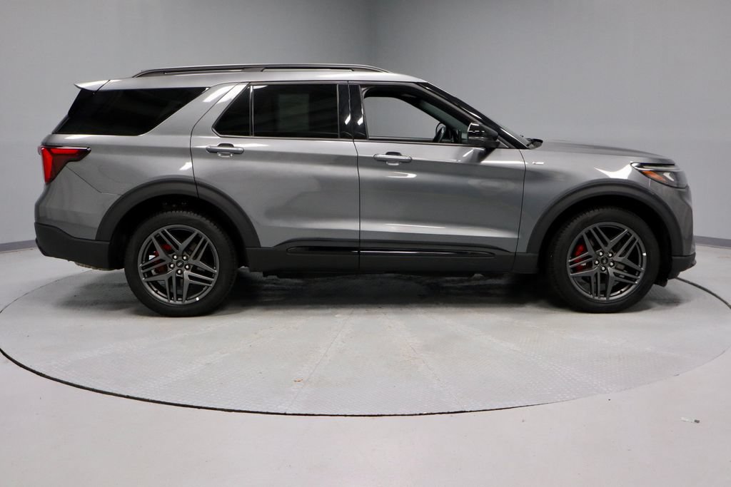 Certified 2025 Ford Explorer ST-Line w/ ST-Line Street Pack AWD/4WD image 13