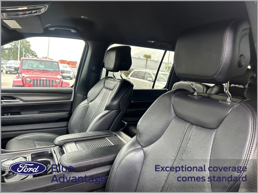 Used 2024 Jeep Wagoneer L Series II image 11