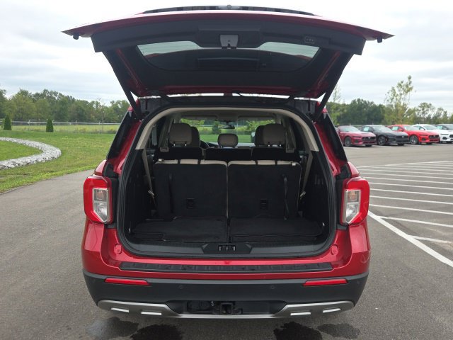 Certified 2023 Ford Explorer XLT w/ Equipment Group 202A AWD/4WD image 9