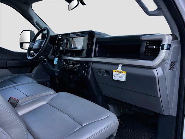 Certified 2025 Ford F550 4x4 Crew Cab Super Duty w/ XL Chrome Package image 26