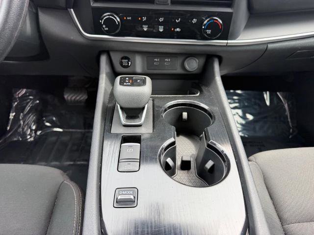 Used 2024 Nissan Rogue S FWD image 16
