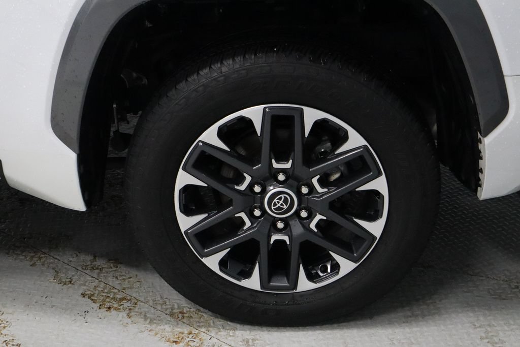 Used 2024 Toyota Tundra Limited AWD/4WD image 19