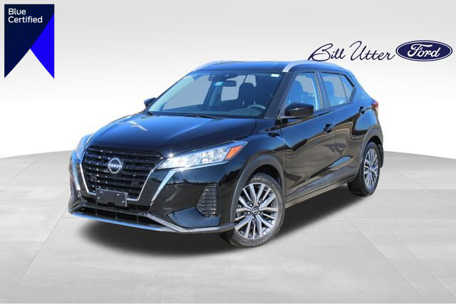 Used 2022 Nissan Kicks SV image 1