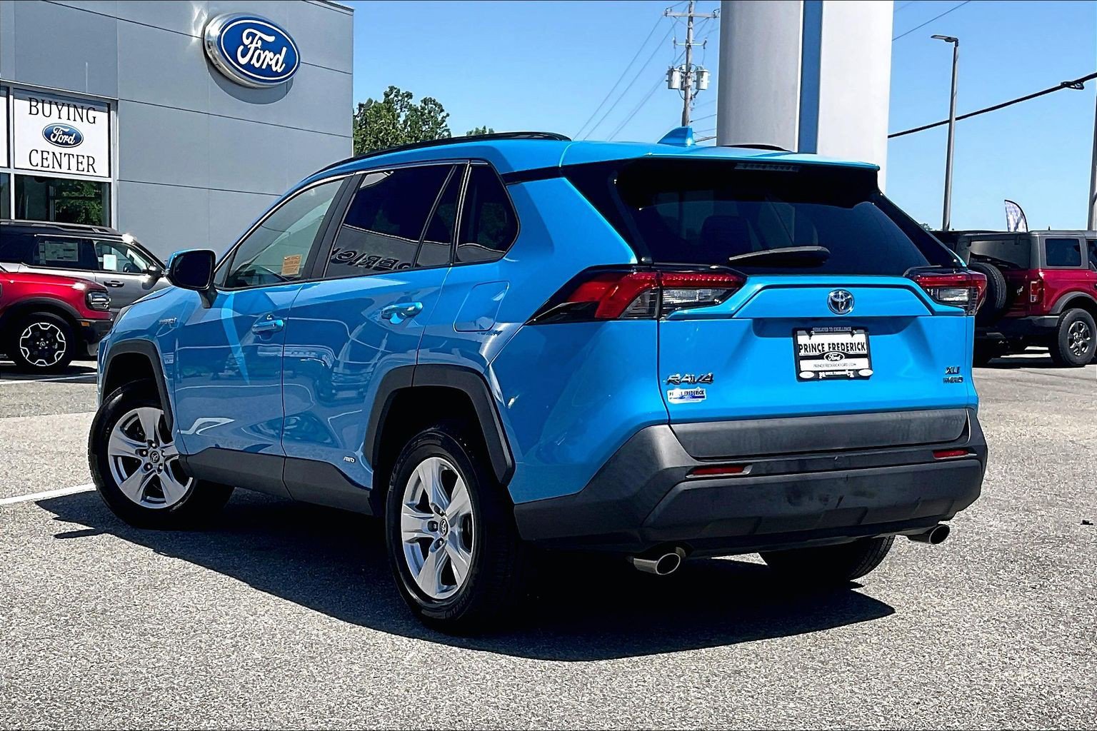 Used 2020 Toyota RAV4 XLE w/ All Weather Liner Package AWD/4WD image 11