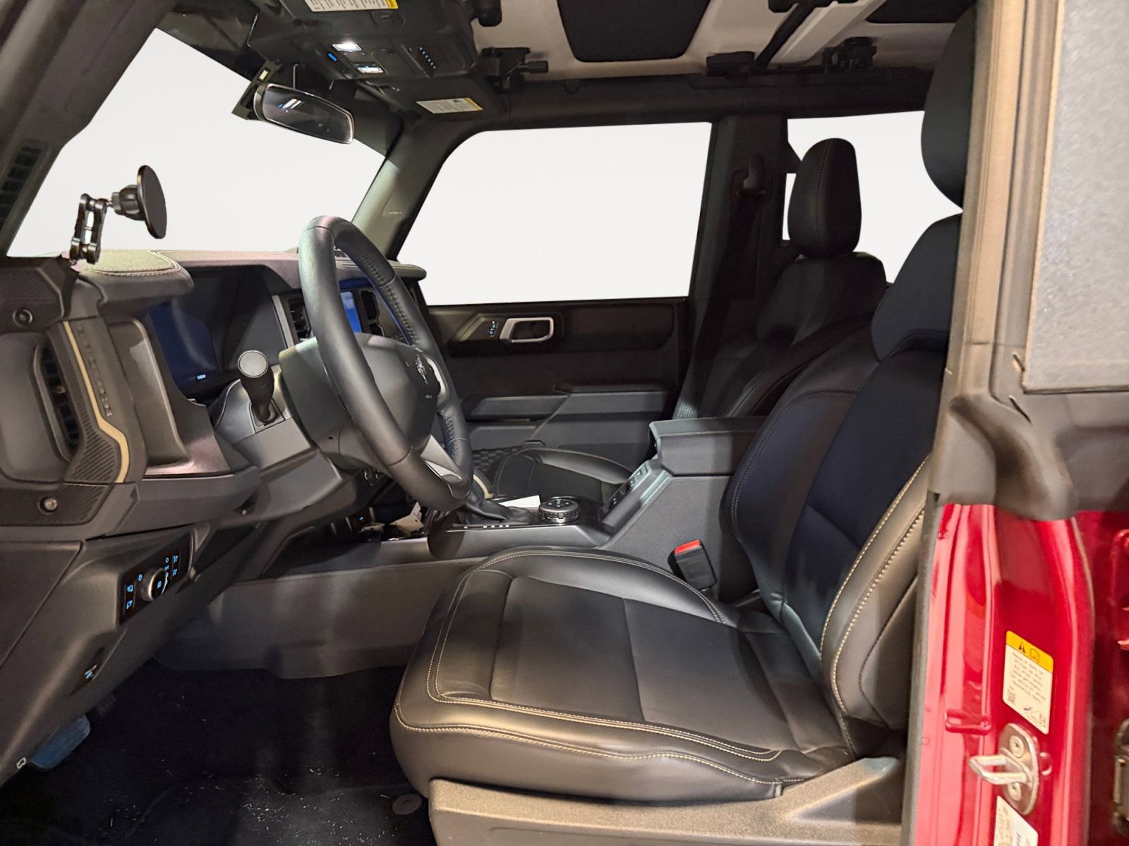 Certified 2025 Ford Bronco Badlands AWD/4WD image 9