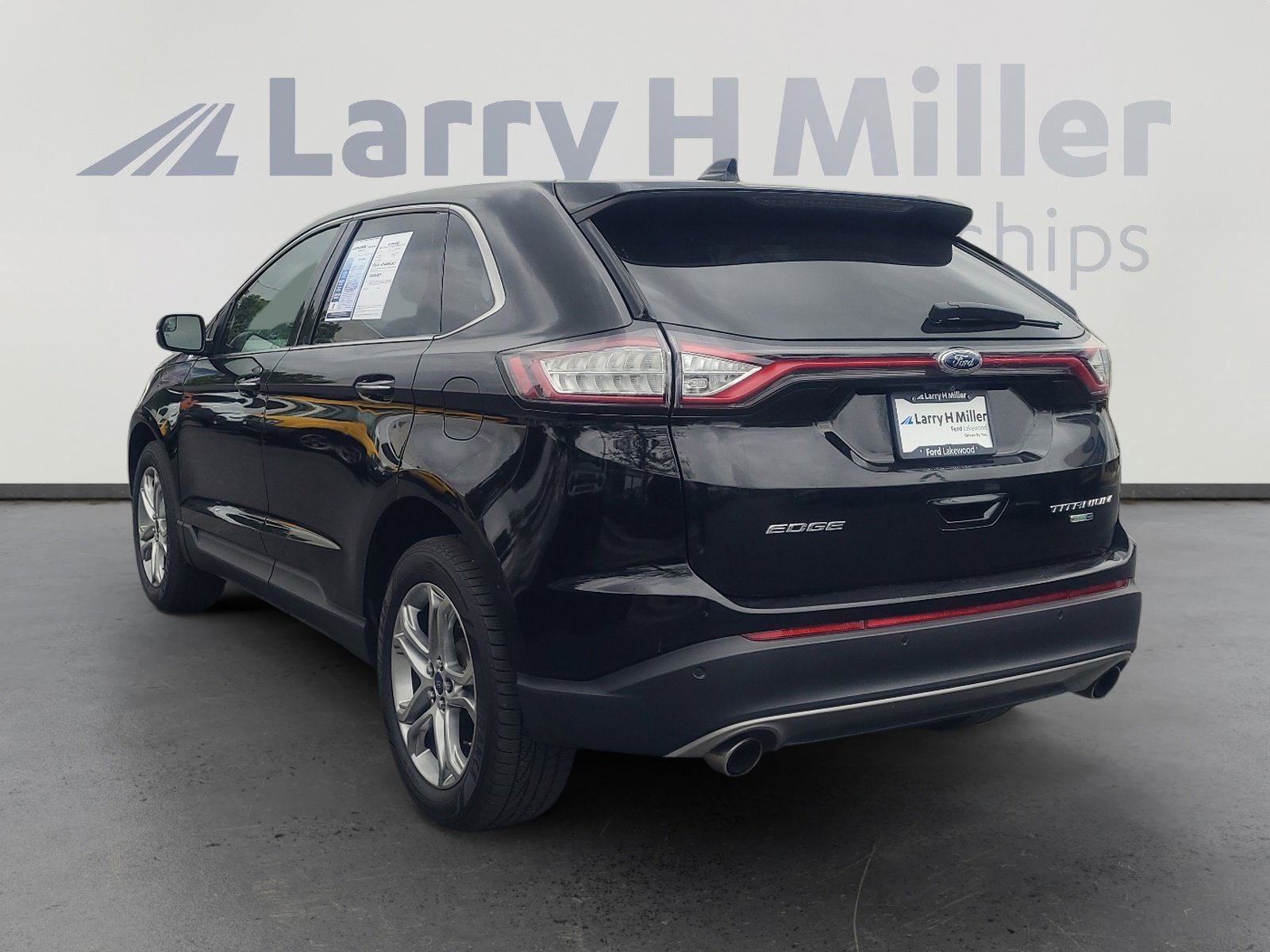 Certified 2017 Ford Edge Titanium AWD/4WD image 3