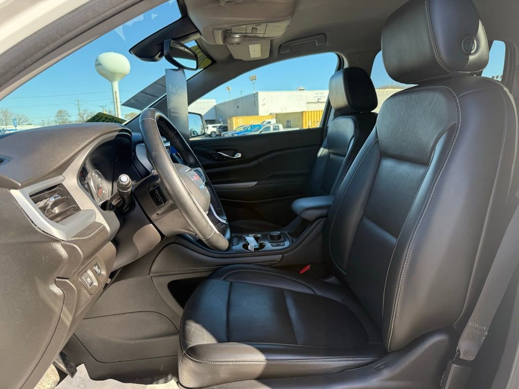 Used 2023 GMC Acadia SLT image 32