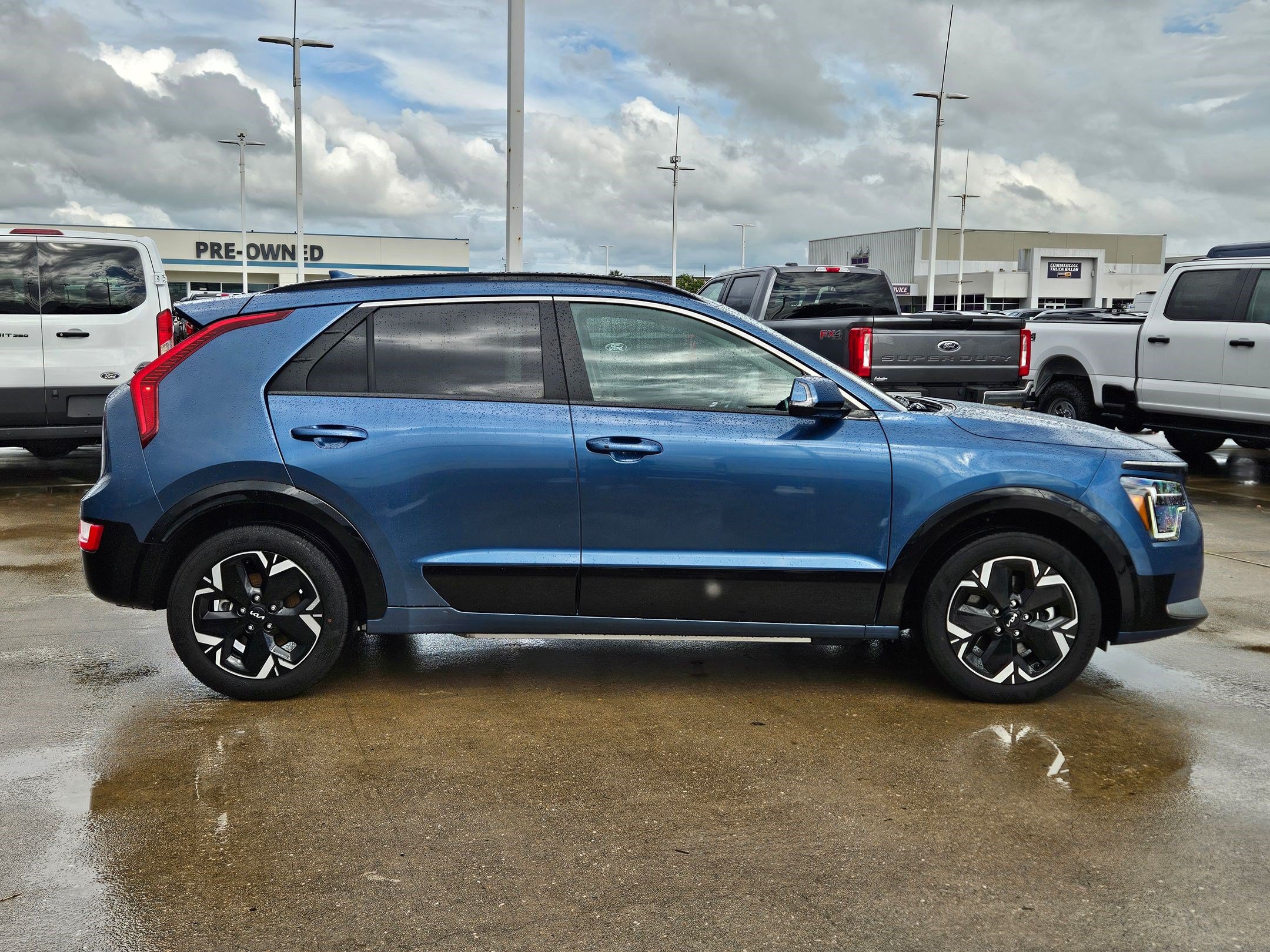Used 2024 Kia Niro Wind FWD image 2