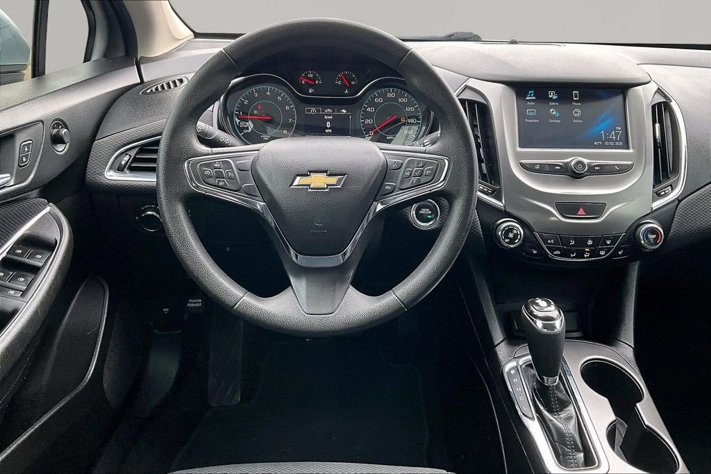 Used 2017 Chevrolet Cruze LT w/ Convenience Package image 7