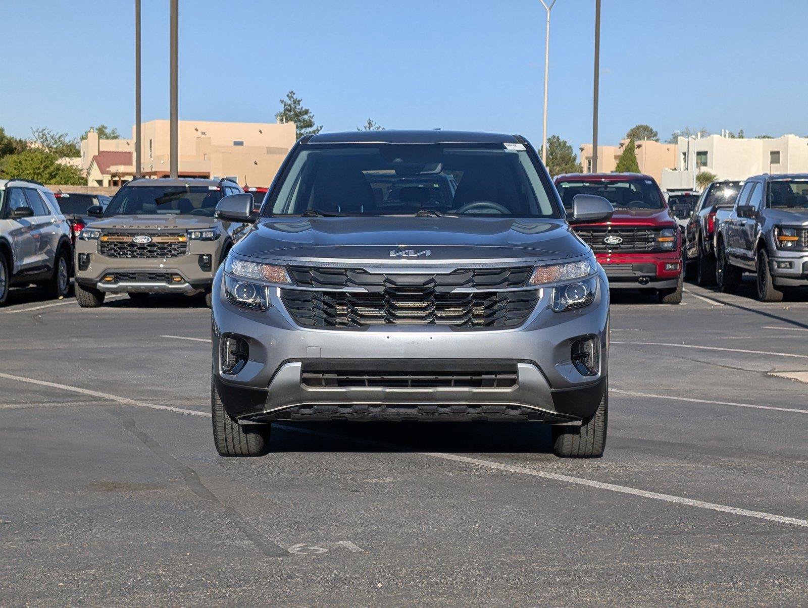Used 2026 Kia Seltos LX AWD/4WD image 3
