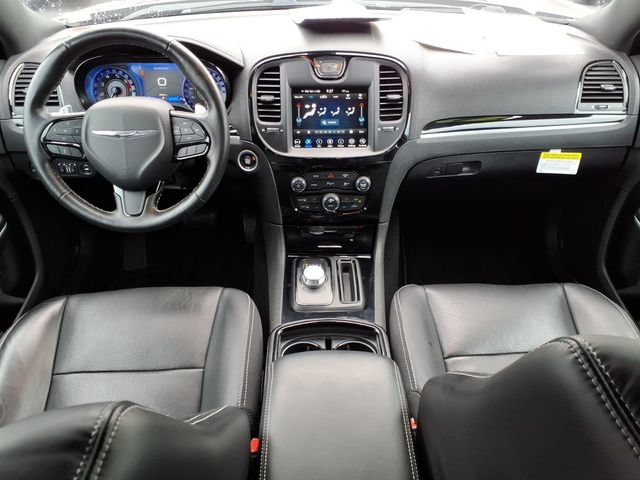 Used 2022 Chrysler 300 S w/ Comfort Group RWD image 9