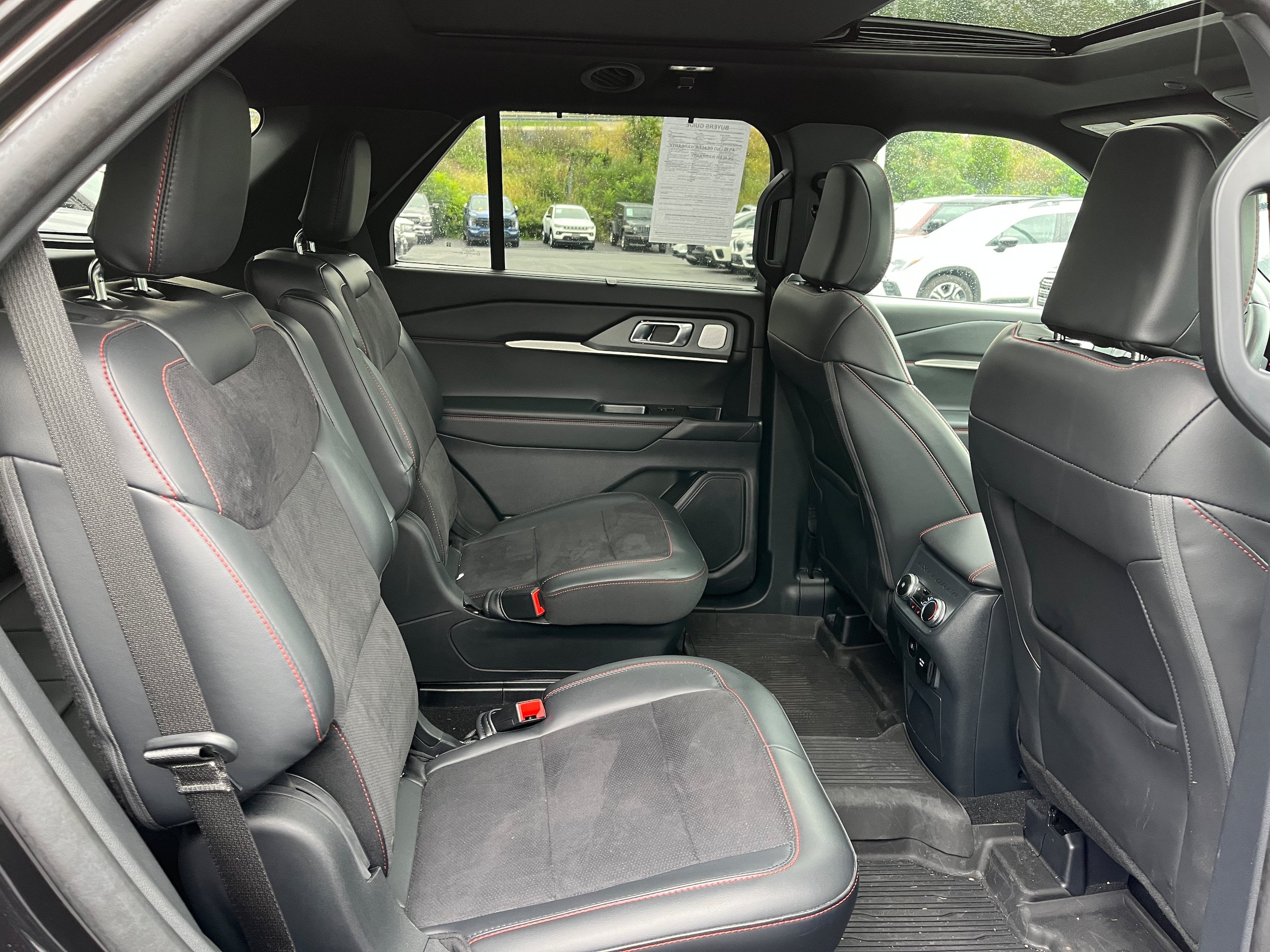 Certified 2025 Ford Explorer ST AWD/4WD image 10