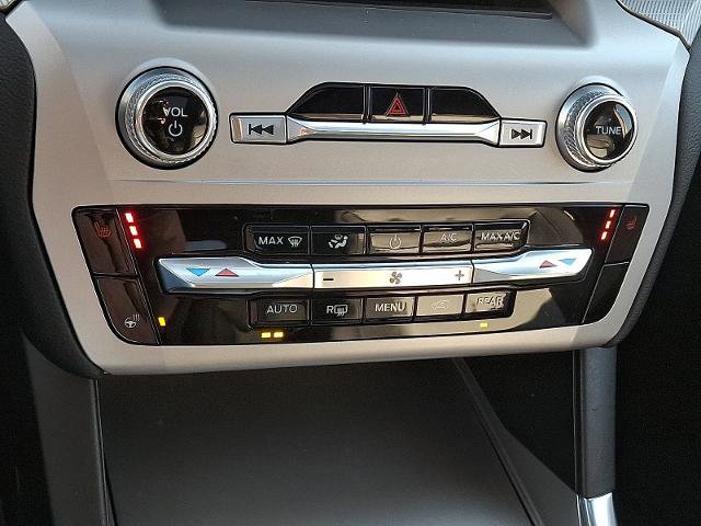 Certified 2022 Ford Explorer XLT w/ Equipment Group 202A image 18