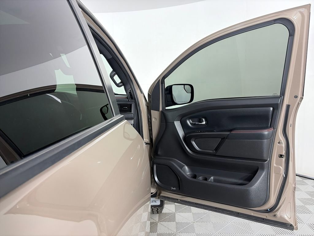 Used 2022 Nissan Titan PRO-4X w/ Pro-4x Convenience Package AWD/4WD image 30
