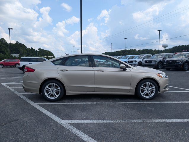 Certified 2018 Ford Fusion SE w/ Fusion SE Technology Package FWD image 6