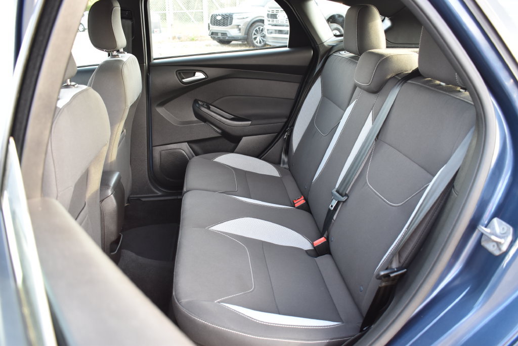 Certified 2018 Ford Focus ST FWD image 29