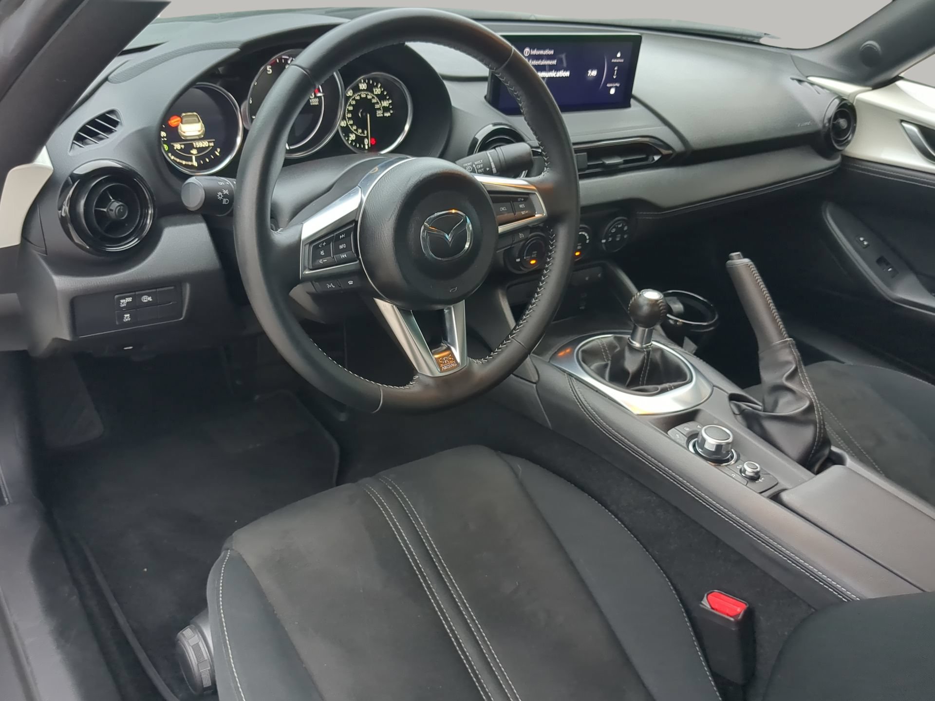 Used 2024 MAZDA MX-5 Miata Club RWD image 49