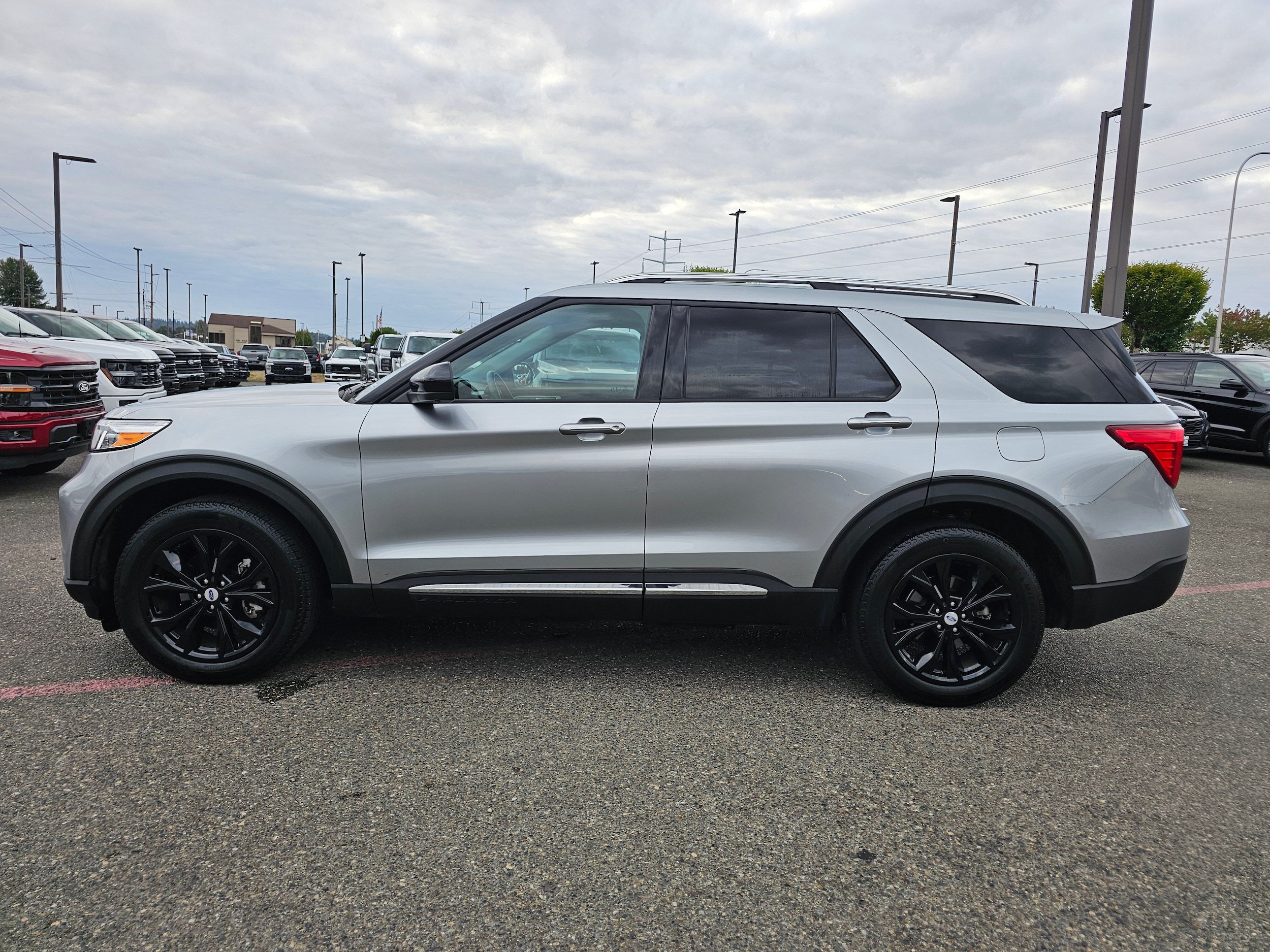 Certified 2023 Ford Explorer Limited AWD/4WD image 8