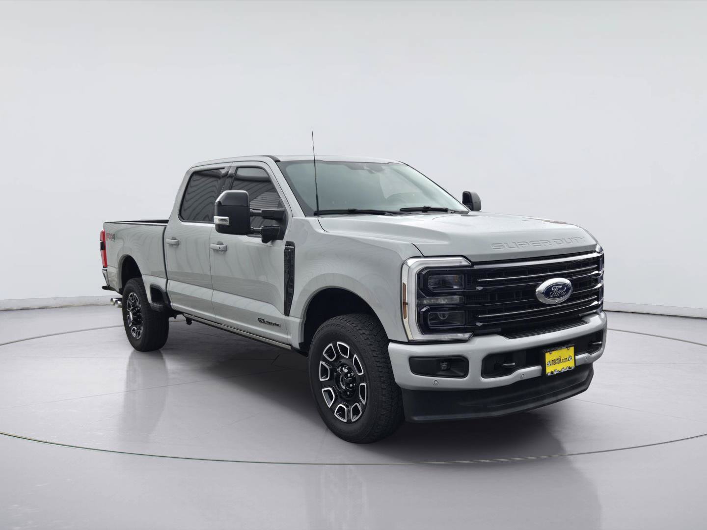 Certified 2025 Ford F250 Platinum AWD/4WD image 3