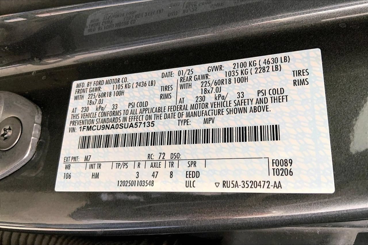 Certified 2025 Ford Escape ST-Line Select AWD/4WD image 33