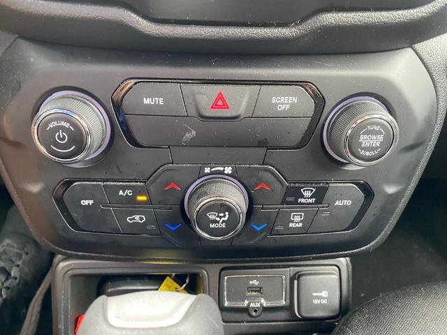 Used 2020 Jeep Renegade Latitude FWD image 22