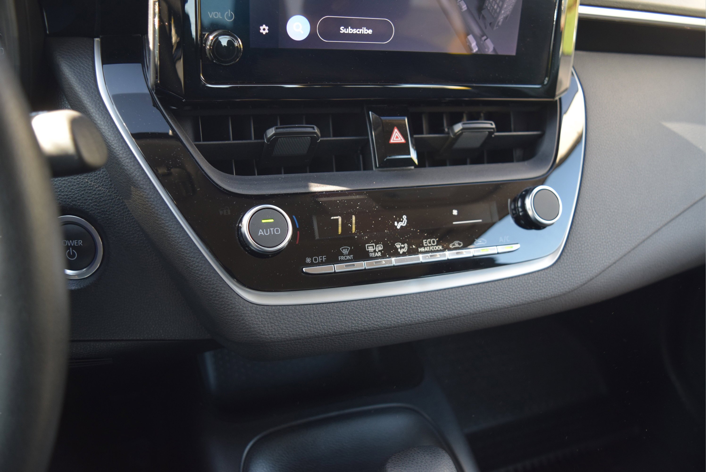 Used 2024 Toyota Corolla LE w/ LE Convenience Package FWD image 14