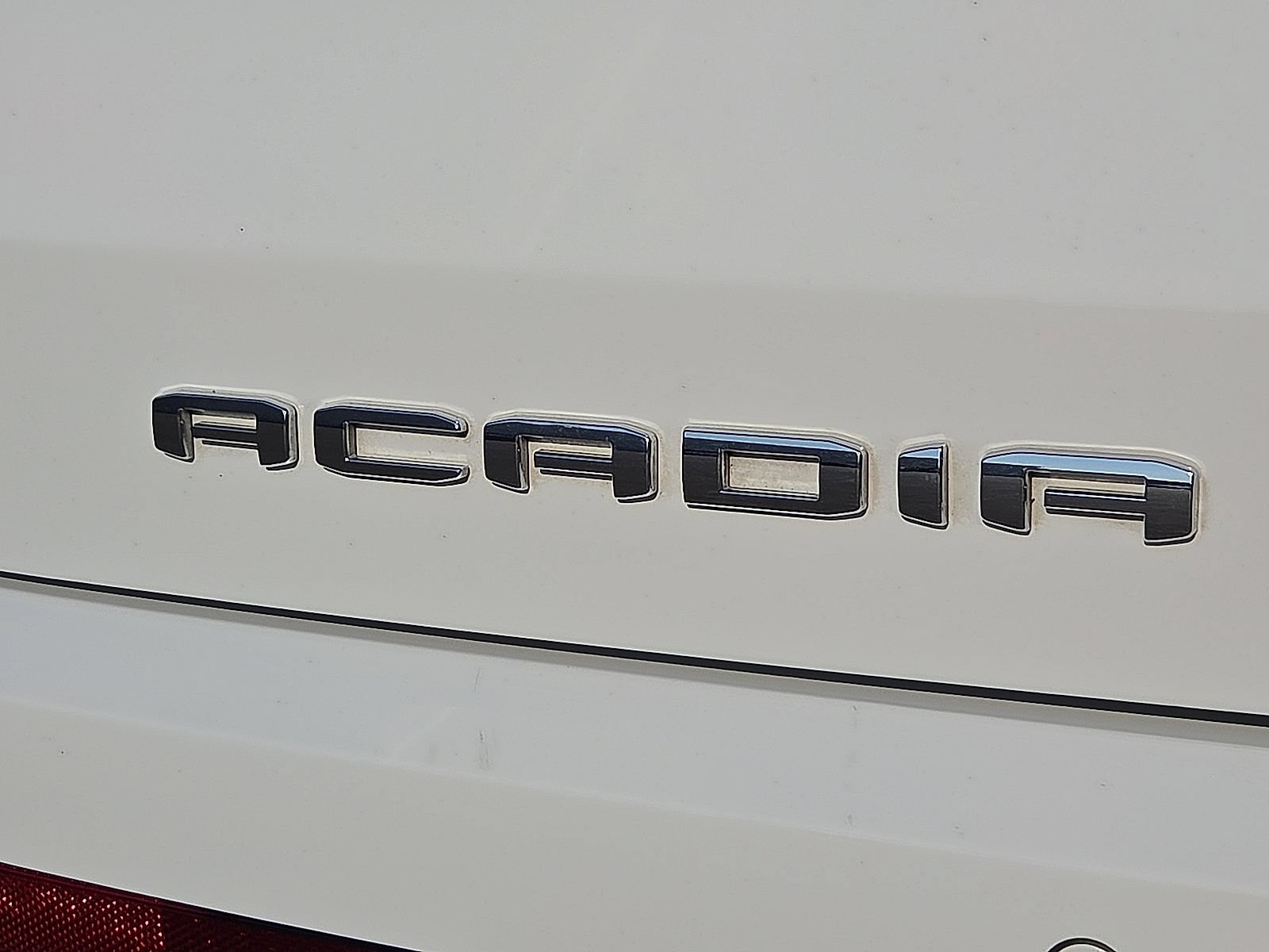 Used 2023 GMC Acadia Denali FWD image 9