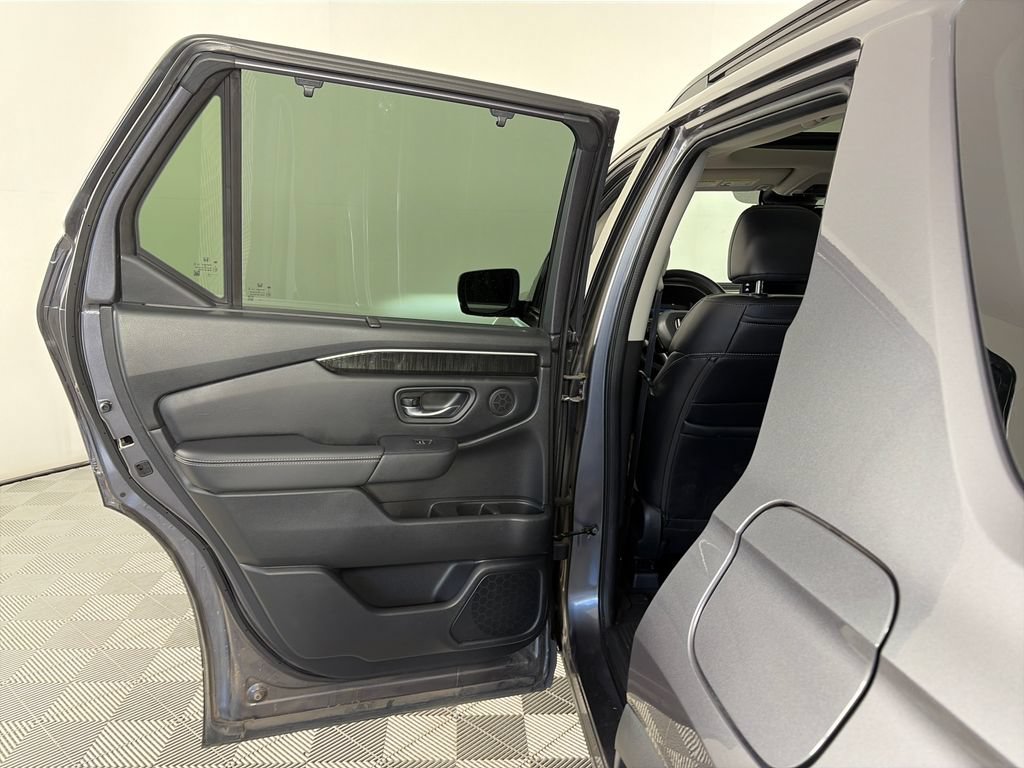 Used 2023 Honda Pilot Elite image 12