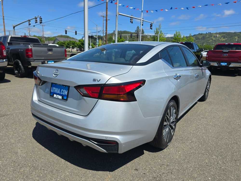 Used 2024 Nissan Altima 2.5 SV FWD image 5