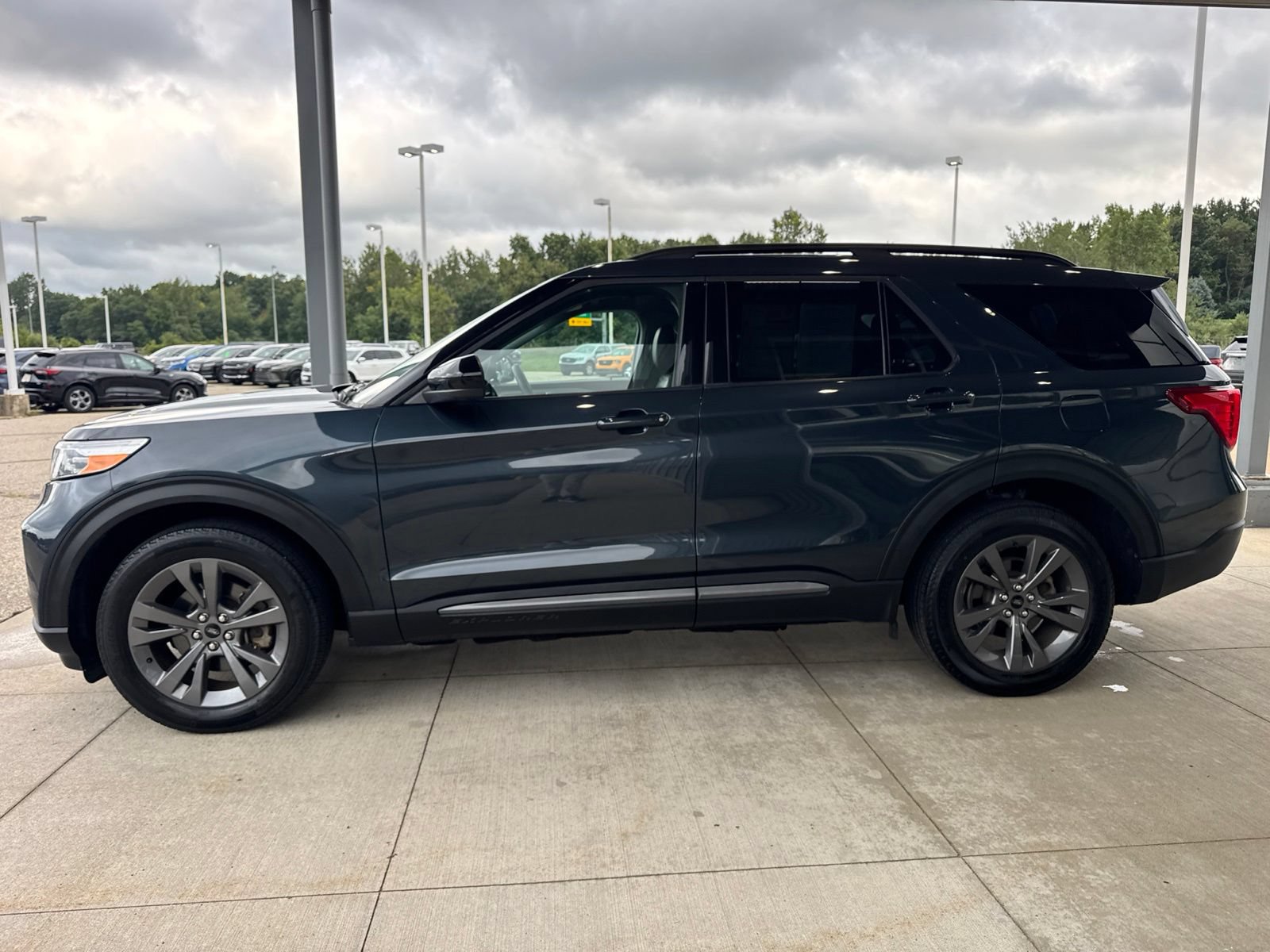 Certified 2024 Ford Explorer XLT w/ Equipment Group 202A AWD/4WD image 4